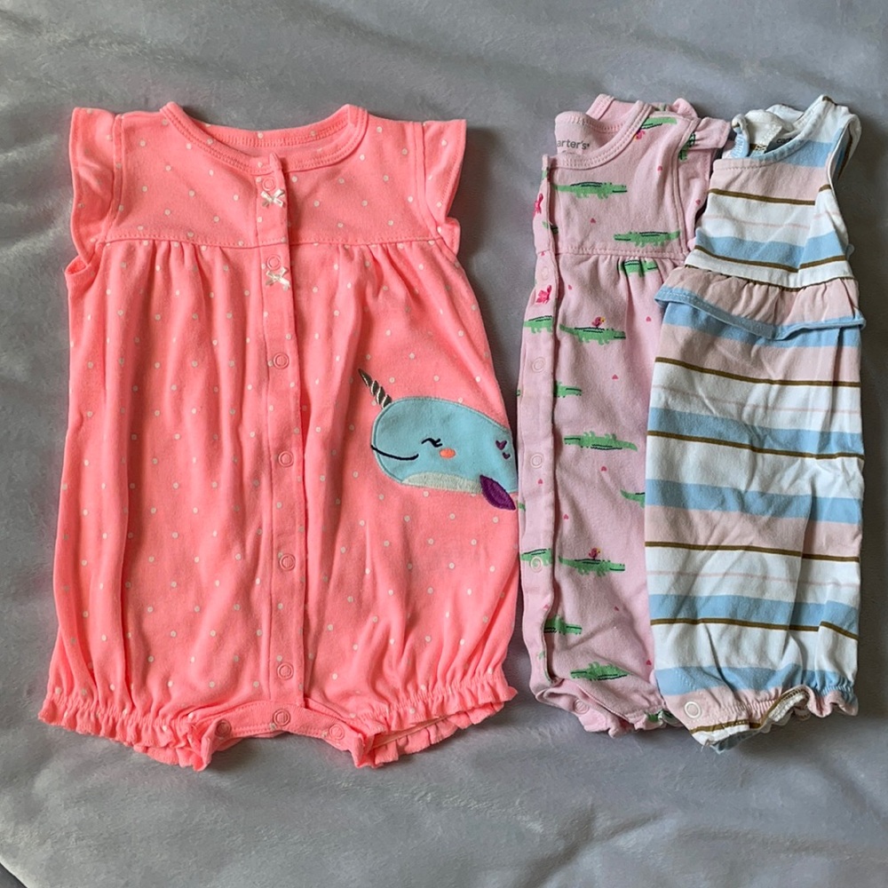 Carter’s- Set of 3 girls sun rompers - size 6m